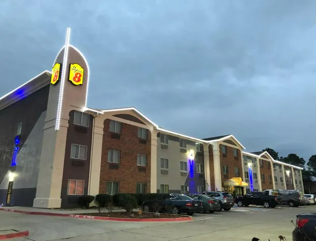 Super 8 by Wyndham Bedford DFW Airport West hotel detail image 1