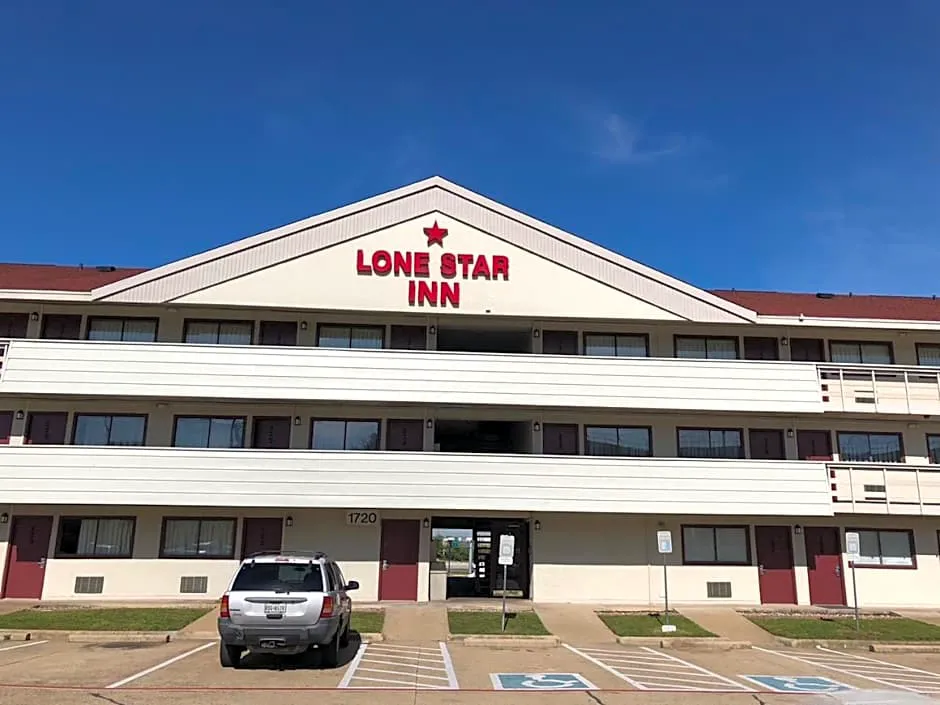 Lone Star Inn hotel hero