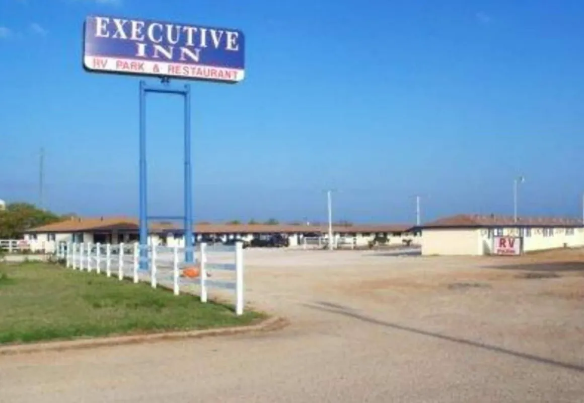 Executive Inn hotel hero