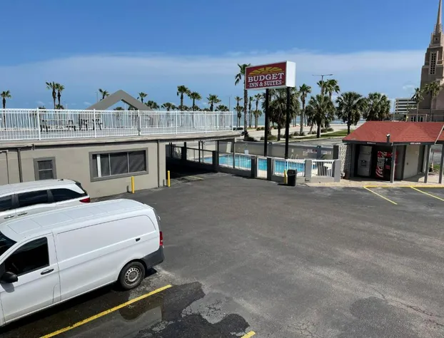 Budget Inn & Suites Shoreline hotel detail image 1