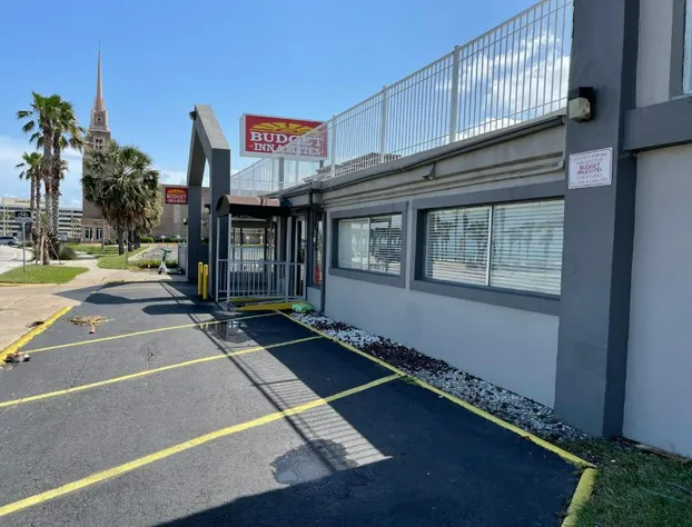 Budget Inn & Suites Shoreline hotel detail image 4