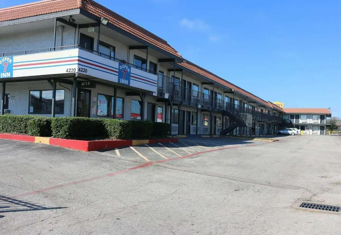 Super 7 Inn by Hotel O Dallas I 20 hotel hero