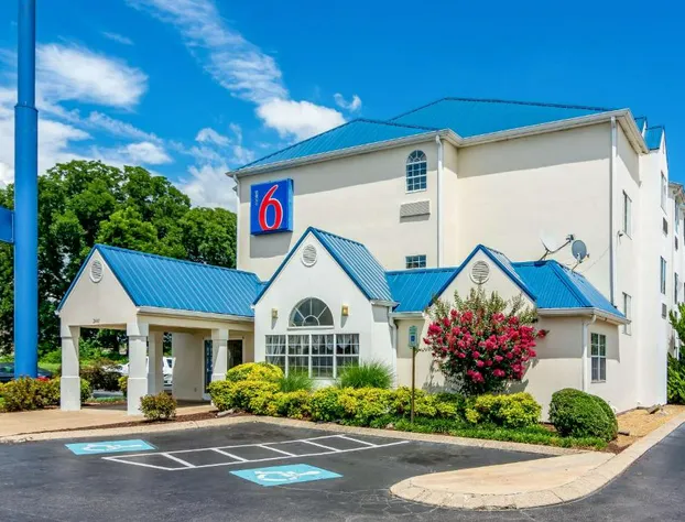 Motel 6 Chattanooga, TN - Downtown hotel detail image 1
