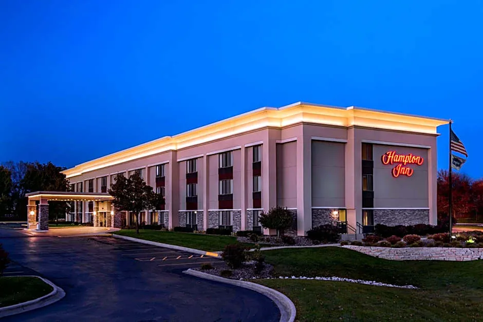 Hampton Inn Milwaukee-Airport hotel hero