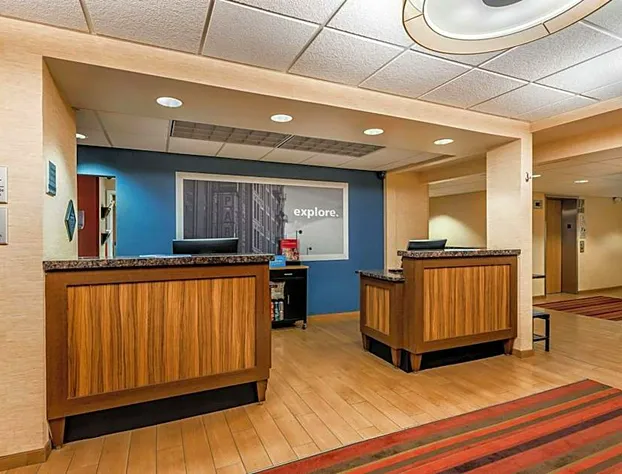 Hampton Inn Milwaukee-Airport hotel detail image 2