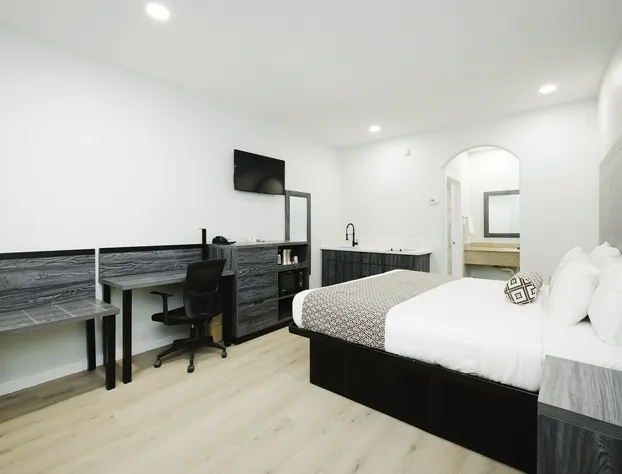 Sapphire Inn and Suites hotel detail image 1