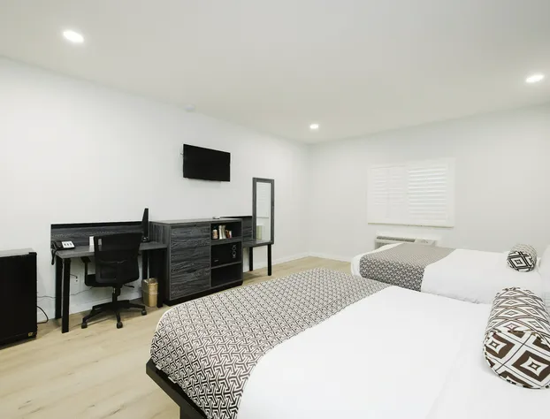 Sapphire Inn and Suites hotel detail image 4