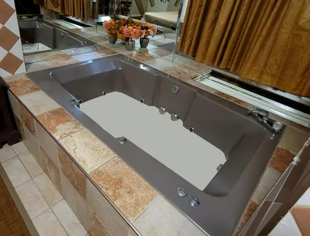 Red Carpet Inn West Springfield hotel detail image 3