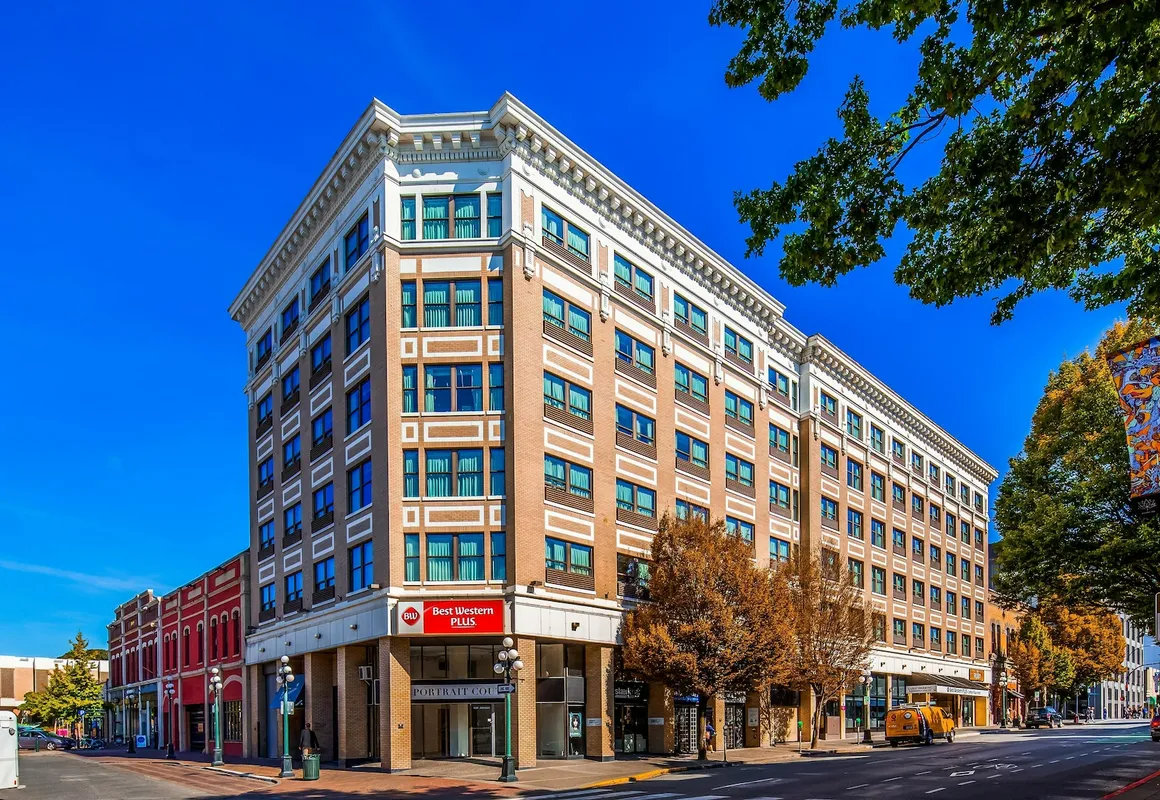 Best Western Plus Carlton Plaza Hotel hotel hero