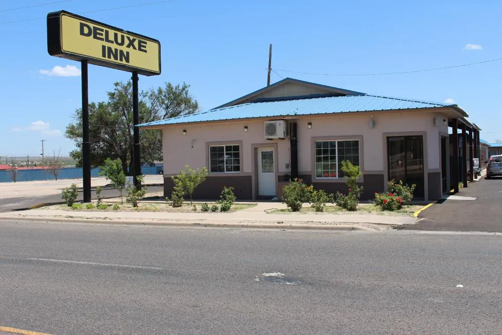Deluxe Inn Fort Stockton hotel hero