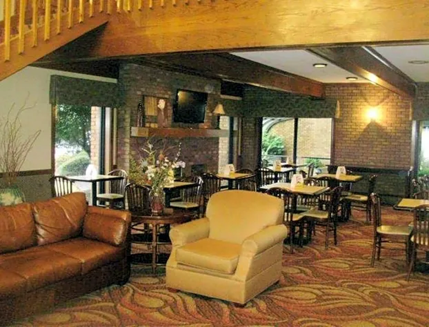 Quality Inn & Suites Searcy I-67 hotel detail image 2