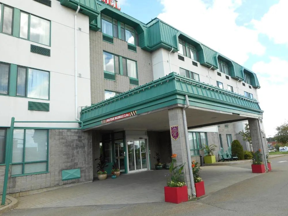 Repotel Aéroport Québec hotel hero