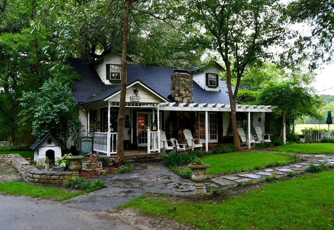 Country Woods Inn hotel hero