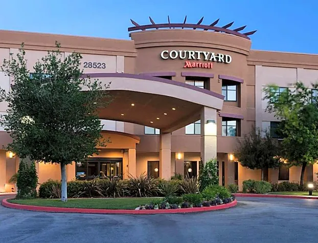 Courtyard by Marriott Santa Clarita Valencia hotel detail image 1
