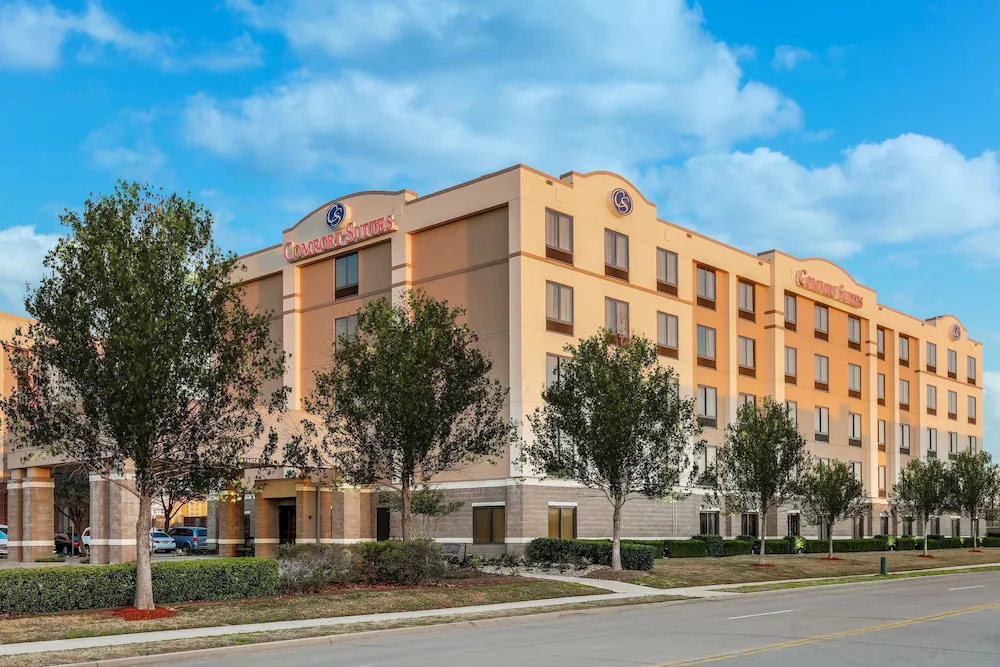 Comfort Suites DFW North/Grapevine hotel hero