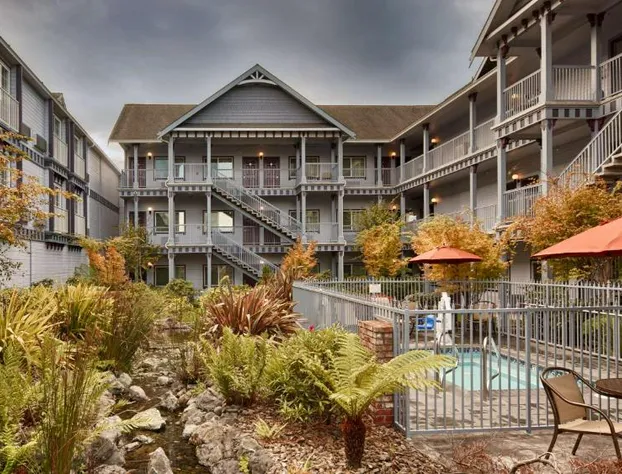 Best Western Plus Bayshore Inn hotel detail image 2