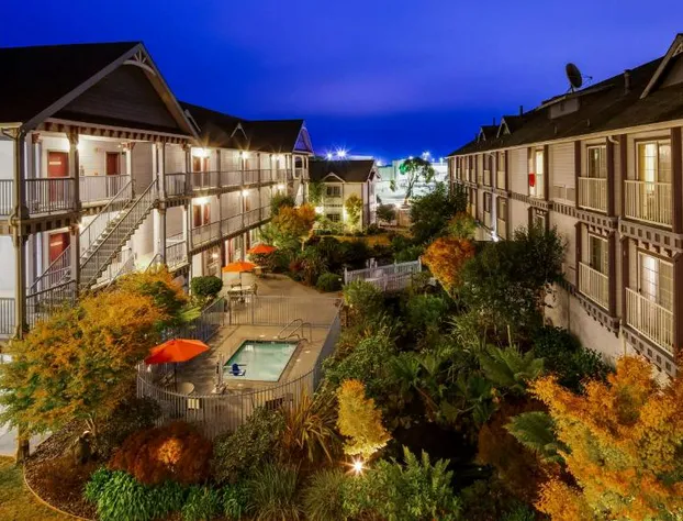 Best Western Plus Bayshore Inn hotel detail image 3