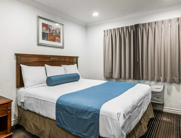 Rodeway Inn & Suites Pacific Coast Highway hotel detail image 4