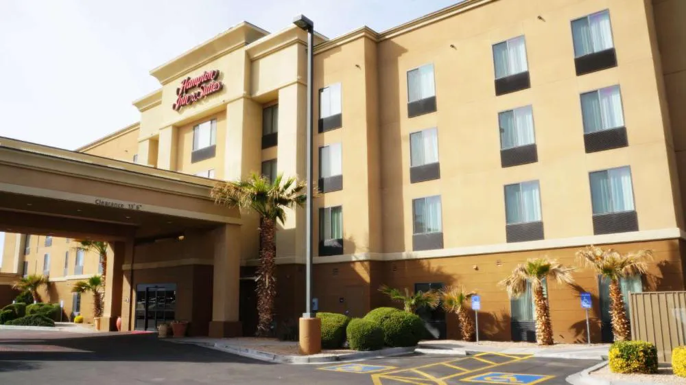 Hampton Inn & Suites Kingman hotel hero