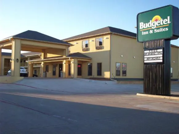 Budgetel Inn & Suites hotel hero