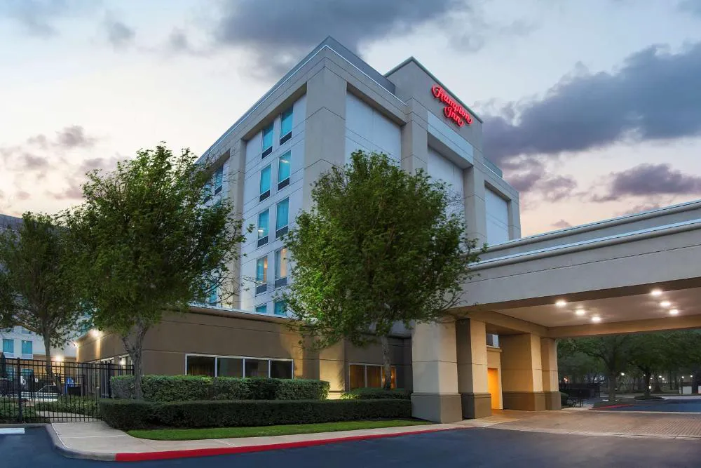 Hampton Inn Houston-Near The Galleria hotel hero