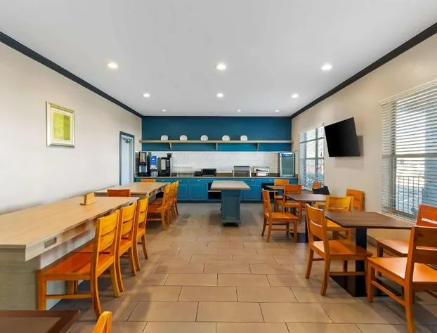 Sonesta Essential IAH Airport JFK Boulevard hotel detail image 4