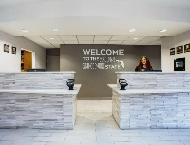 Hampton Inn Orlando-International Airport hotel detail image 3