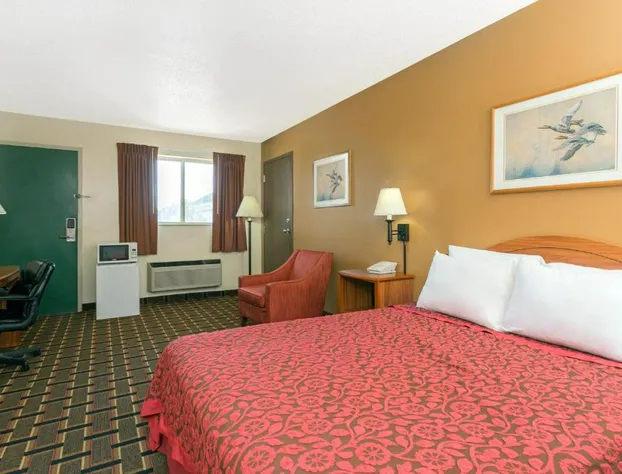 Days Inn by Wyndham Paxton hotel detail image 4