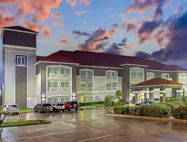 La Quinta Inn & Suites by Wyndham Cleburne hotel detail image 2