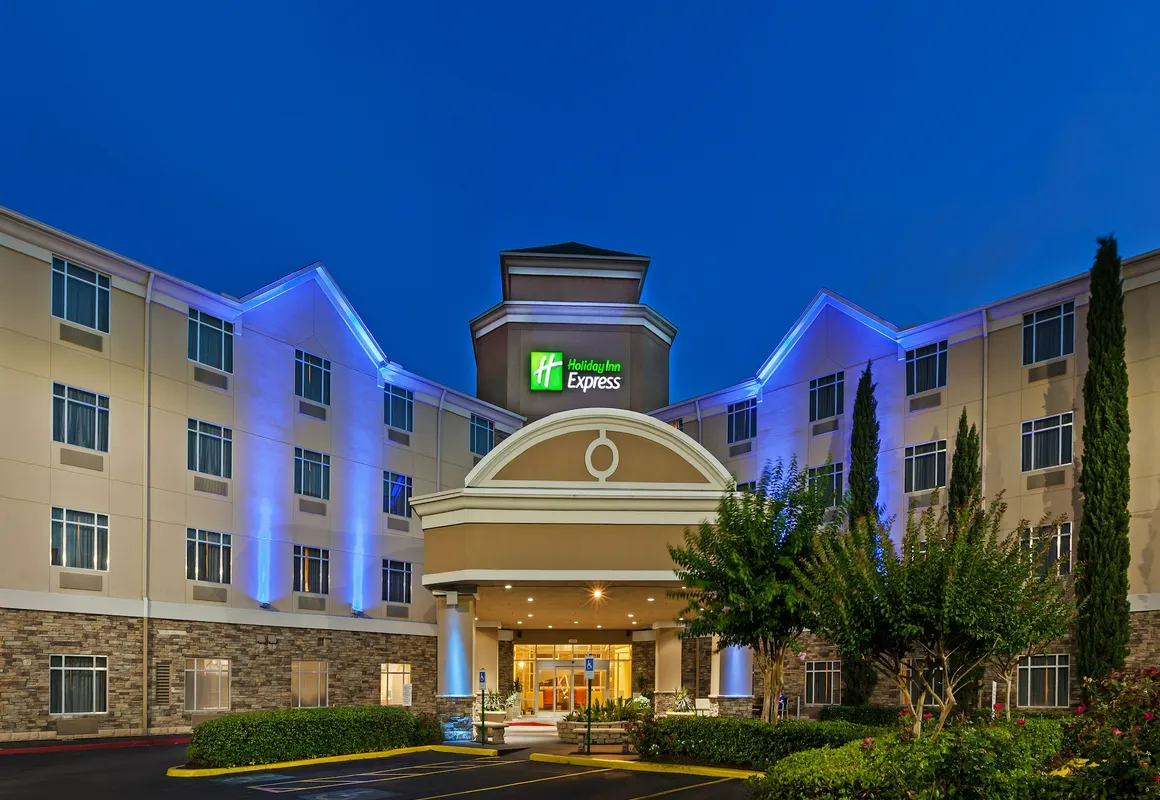 Holiday Inn Express Hotel & Suites Houston-Downtown Conv Ctr by IHG hotel hero