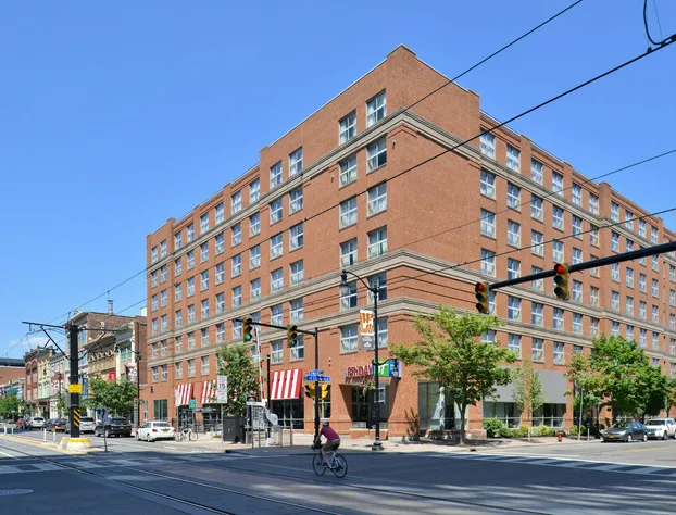 Holiday Inn Express & Suites Buffalo Downtown - Medical CTR by IHG hotel detail image 1