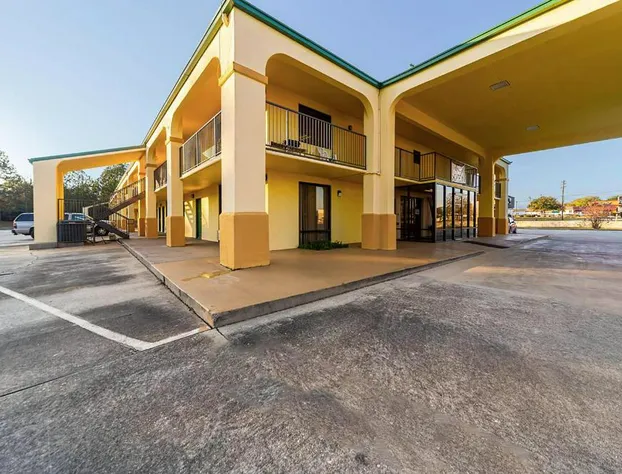 Oyo Hotel Atmore Al Hwy 21 hotel detail image 2