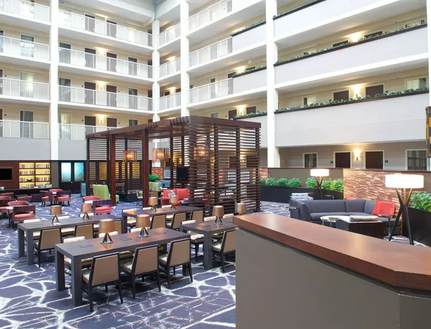 Embassy Suites by Hilton Philadelphia Airport hotel detail image 4