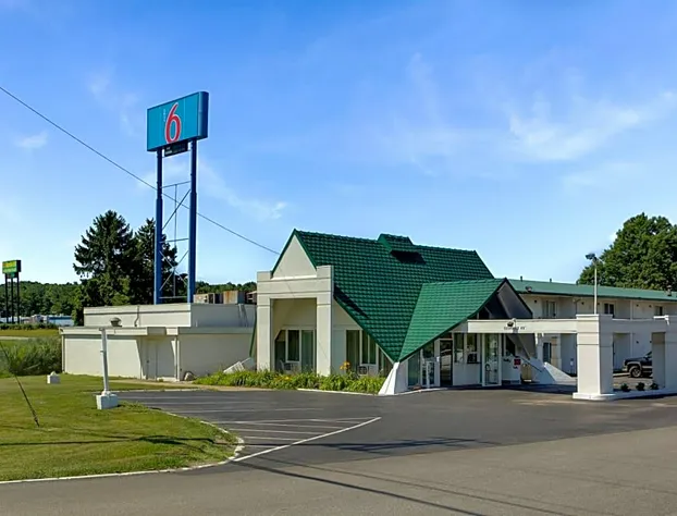 Motel 6-Geneva, OH hotel detail image 2