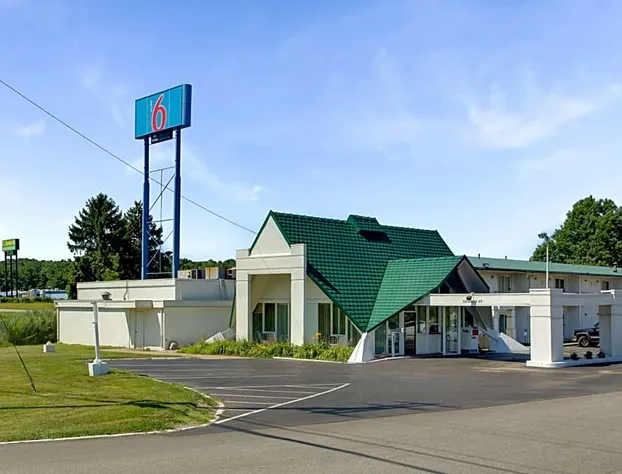 Motel 6-Geneva, OH hotel detail image 4