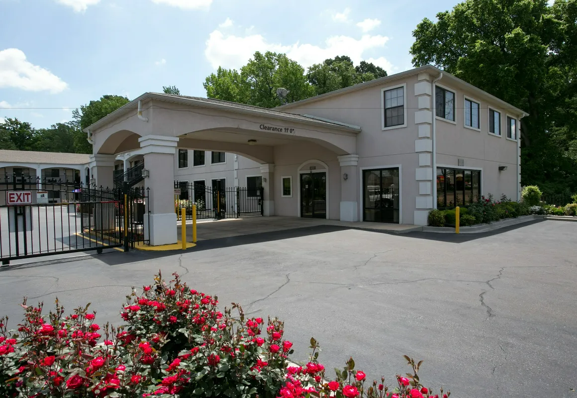 Memory Lane Inn & Suites Memphis hotel hero