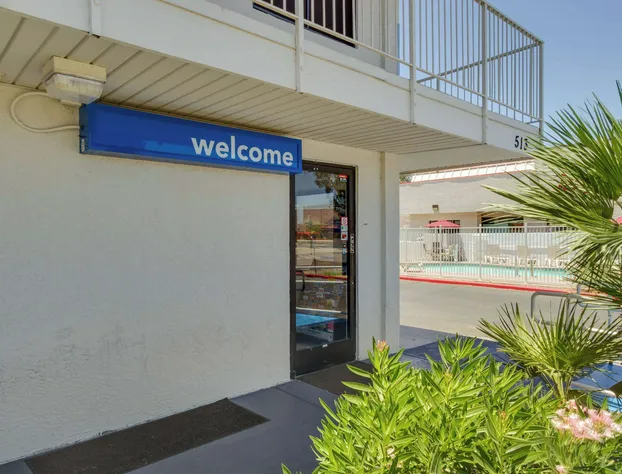 Motel 6 Tempe, AZ - Broadway - ASU hotel detail image 1