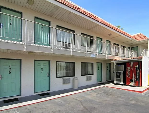 Motel 6 Tempe, AZ - Broadway - ASU hotel detail image 3