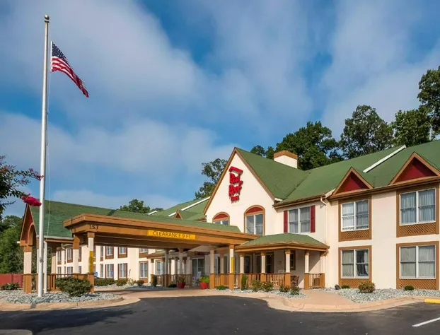 Red Roof Inn & Suites Stafford, VA hotel detail image 1