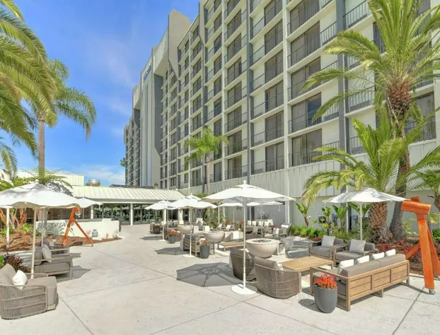 Hilton Irvine/Orange County Airport hotel detail image 1