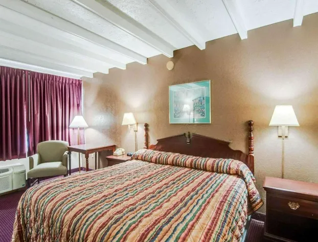 Econo Lodge Galax hotel detail image 3
