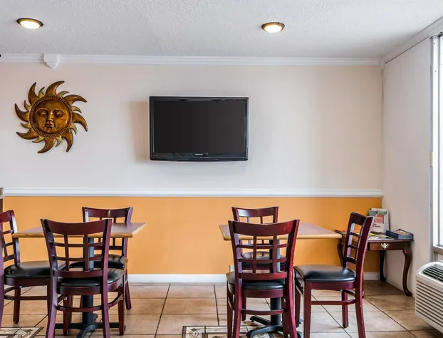 Rodeway Inn Hopkinsville hotel detail image 3