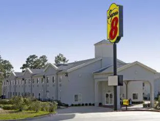 Super 8 by Wyndham Huntsville hotel hero