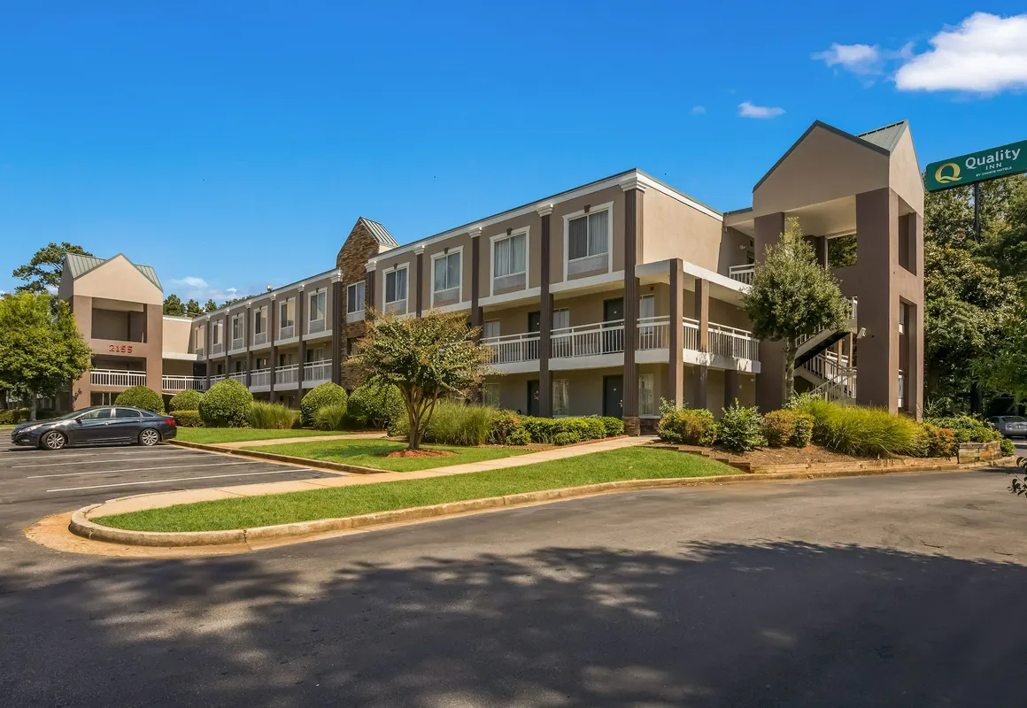 Quality Inn Atlanta Northlake hotel hero