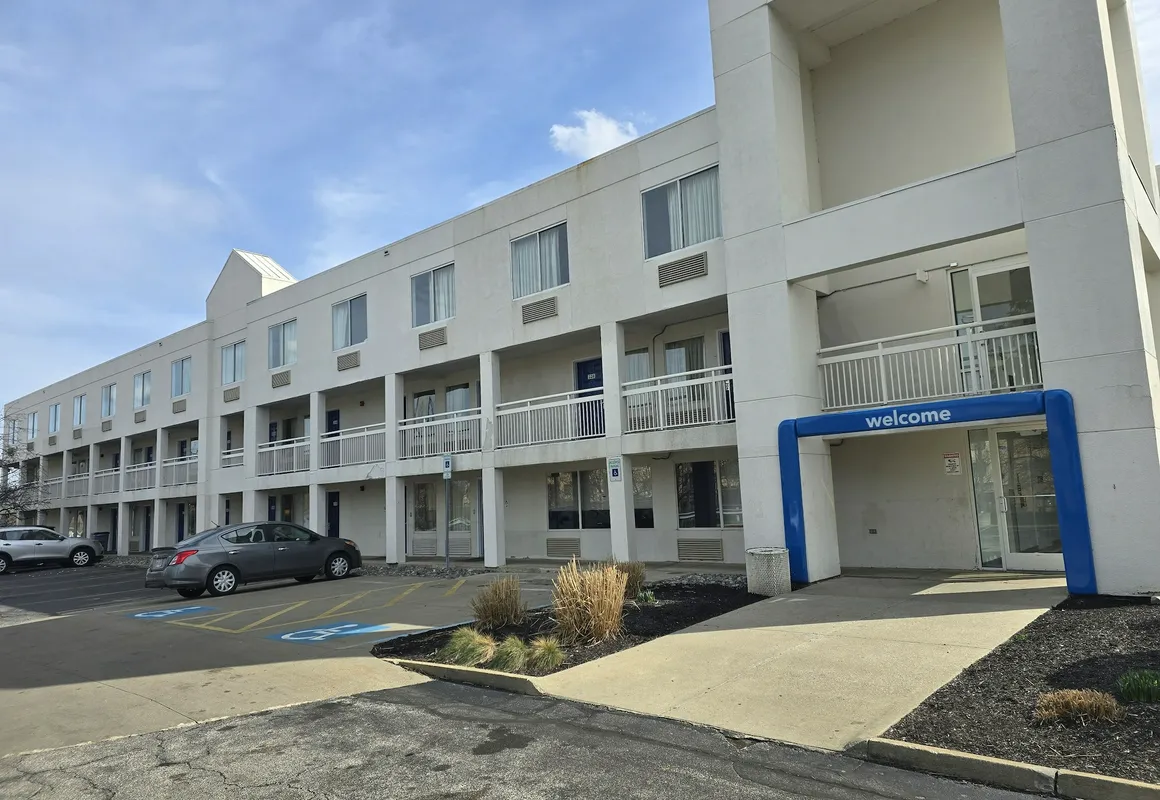 Willow Lodge Willoughby – Cleveland Mentor hotel hero