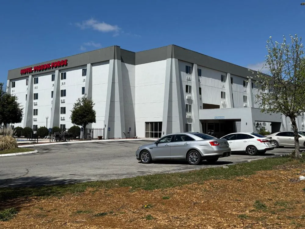 Hotel Pigeon Forge hotel hero