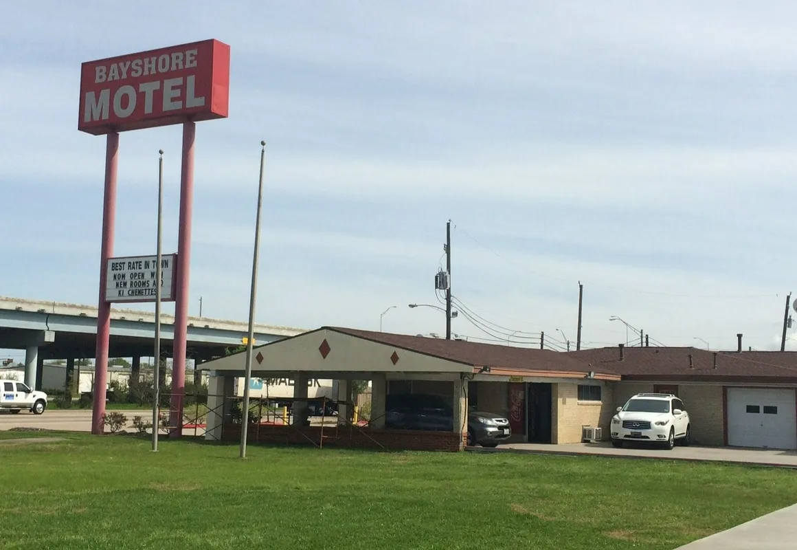 Bayshore Motel hotel hero