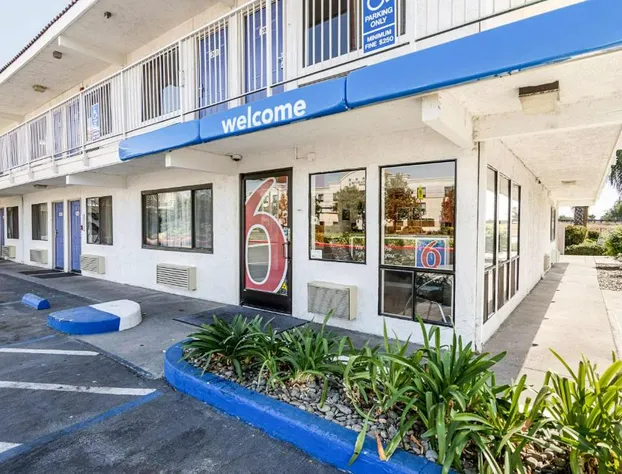 Motel 6 Modesto CA hotel detail image 2