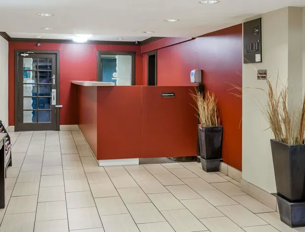 Howard Johnson by Wyndham San Diego Hotel Circle hotel detail image 1