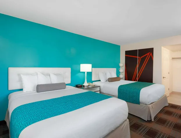 Howard Johnson by Wyndham San Diego Hotel Circle hotel detail image 4